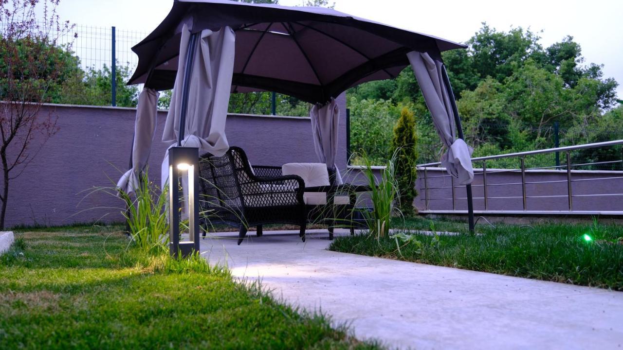 Flower City Suits Aparthotel Yalova  Buitenkant foto